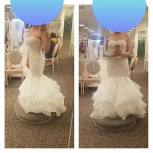 Oleg Cassini Lace Trumpet wedding dress